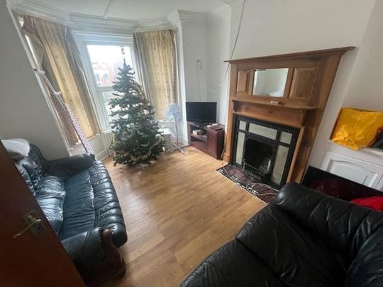 4 bedroom house to rent - Photo 1