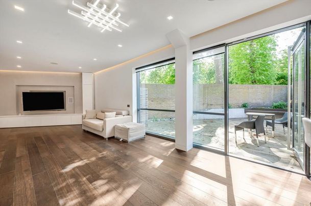 3 bedroom flat to rent - Photo 1