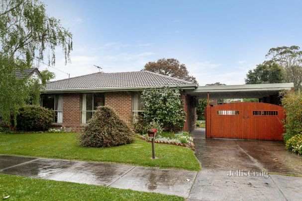 12 Crimson Avenue, Blackburn South - Photo 1