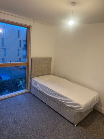 4 Bed Terraced House, Beech Mount, M9 - Photo 5