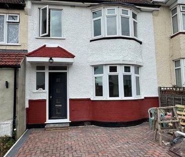 3 bedroom terraced house to rent - Photo 6