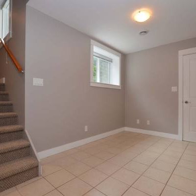 Quiet - Well maintained, clean 2 bedroom suite - Photo 4