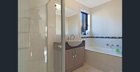 Family Home in Carrum Downs - Photo 3