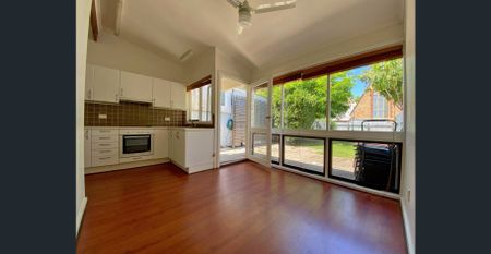 Charming Cottage in Prime Norwood Location - Photo 4