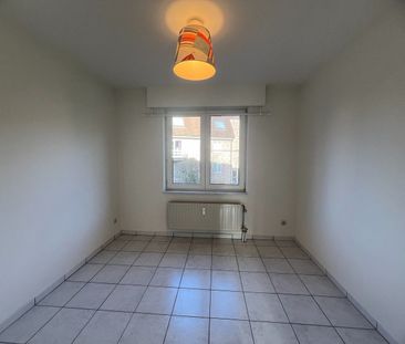 Ruim 3-slaapkamerappartement met autostaanplaats te huur in Heverlee - Photo 2