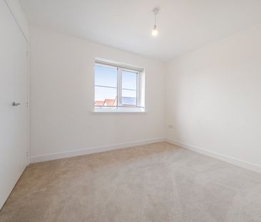 Runway, Sudbury - Photo 1