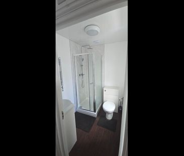 Room in a Shared House, Leyton, E10 - Photo 6