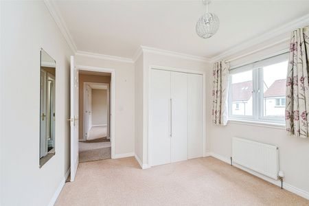 4 bedroom detached bungalow to rent - Photo 3