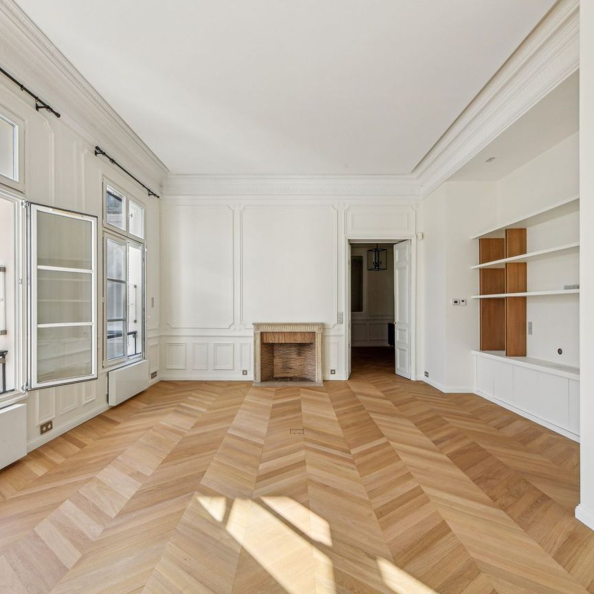 Location Appartement Paris 8 5 Pièces 155 m² - Photo 1