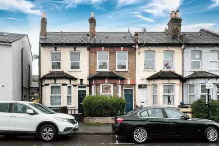 2 bedroom terraced house to rent - Photo 4