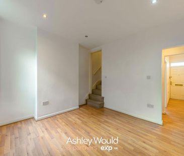 3 bedroom end of terrace house to rent - Photo 1