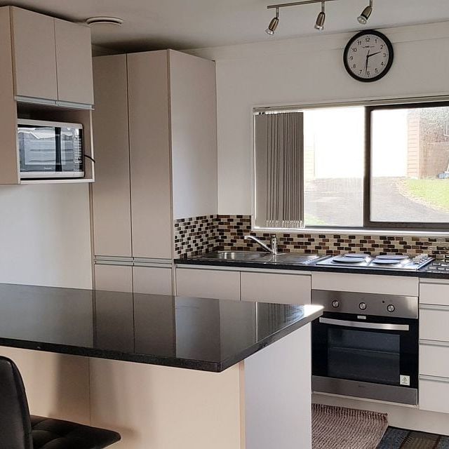 Neat & Tidy 1 Bedroom Unit - Photo 1