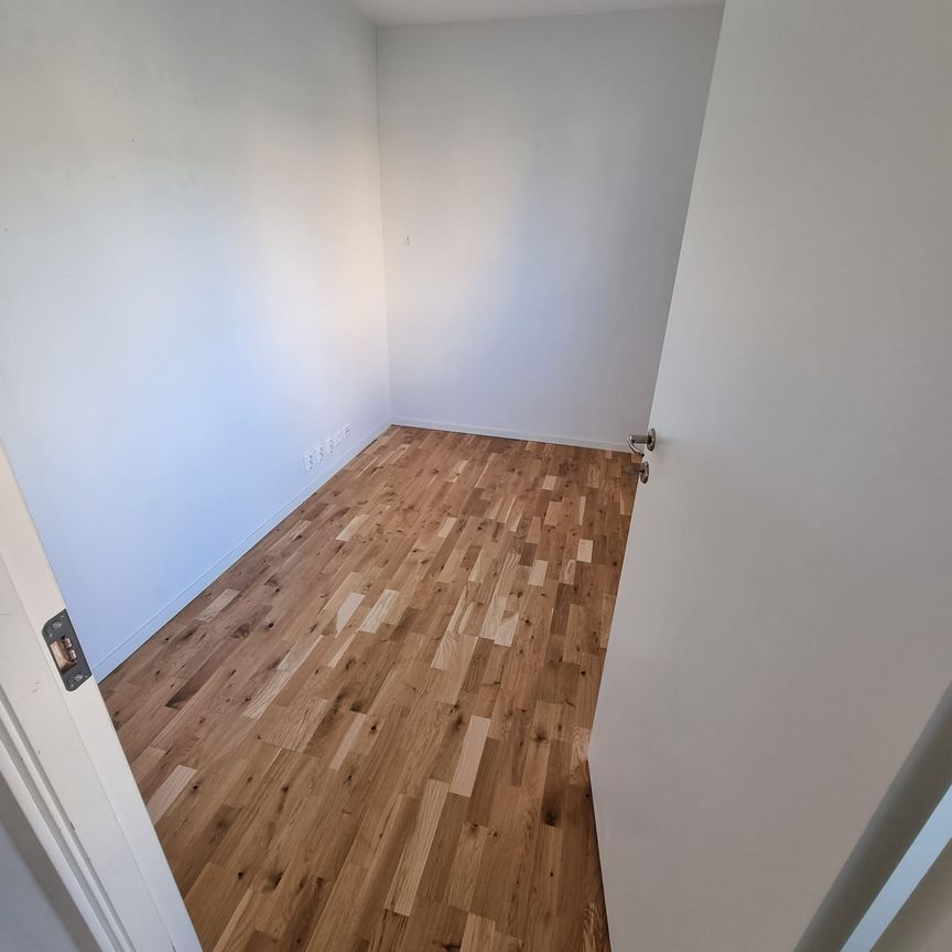 Blåhallonvägen, Strängnäs - Photo 1