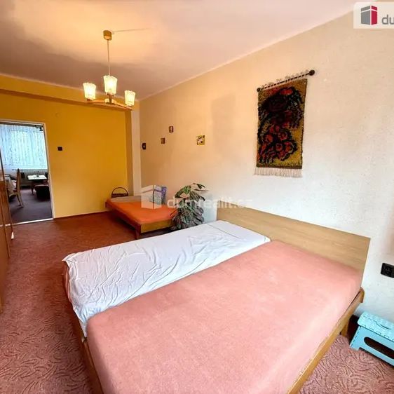 Pronájem světlého a prostorného bytu 2+1 se sklepem – Kralupy nad Vltavou, Lobeček - Photo 1