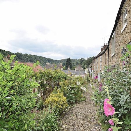 2 bedroom terraced house to rent - Photo 4