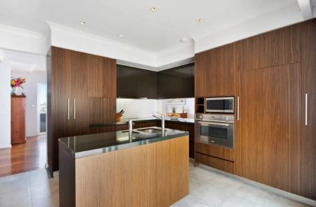 “Modern Spacious Family Home with Private Level Lawn” - Photo 5