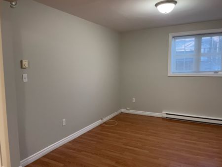 75 A Eastbourne Crescent - $1300 P.O.U. - Photo 5