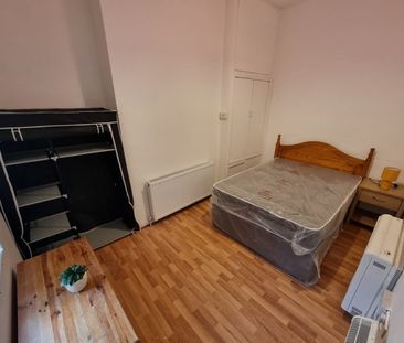 2 Bed Flat, Liverpool, L8 - Photo 1