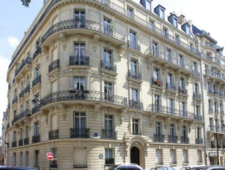 location Appartement T3 DE 94.7m² À PARIS - Photo 4