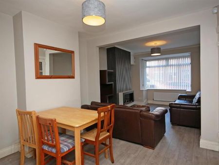 45 St. Judes Parade, Belfast, BT7 2GX - Photo 3