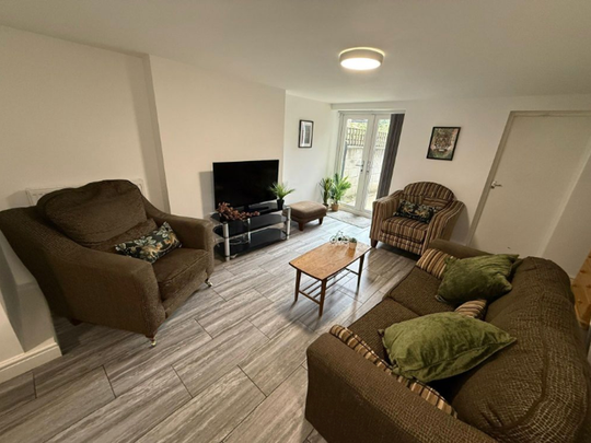 Dumbarton Road Room 4 - Photo 1