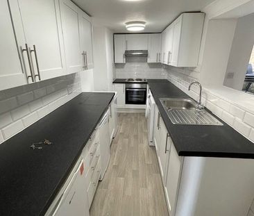 5 Bed Terraced House, Cobden Road, BN2 - Photo 1