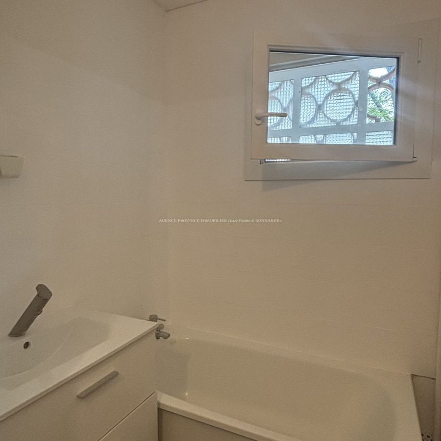 Location Appartement 3 pièces 65m² ST PAUL TROIS CHATEAUX 26130 - Photo 1