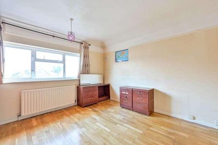 Beechwood Road, Knaphill, GU21 - Photo 4