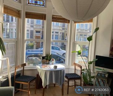 1 bedroom in a flat share to rent - Photo 2