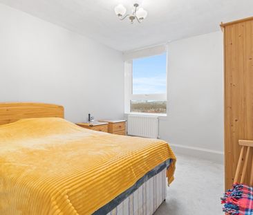 Gaitskell Court, Shuttleworth Road, Battersea, London, SW11 - Photo 2