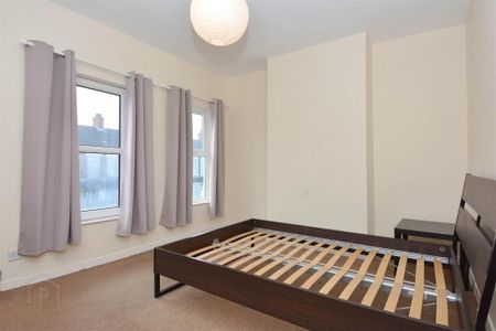 27 London Road, Belfast, BT6 8EY - Photo 5