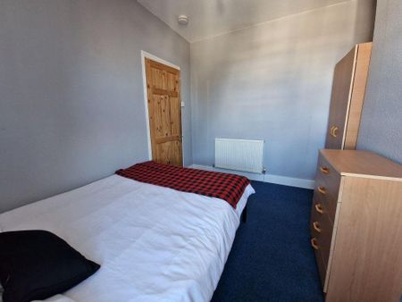 4 bedroom house to rent - Photo 2