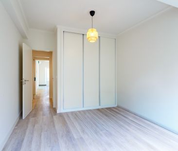 2 Bedroom Apartment with Balcony in the Heart of Monte do Estoril –... - Photo 2