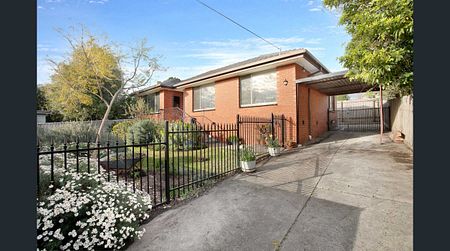 2/8 Stapley Crescent, Chadstone VIC 3148 - Photo 4