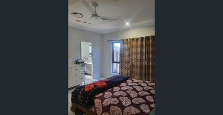 Taigum-Large family home- 5 bedrooms with 2x master bedrooms with ensuite- - Photo 5