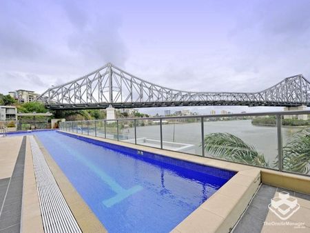 Riverfront Unfurnished Two Bedroom Two Bathroom Apartment - Photo 2