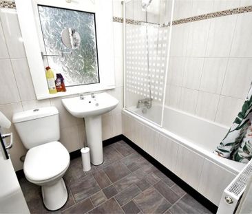 4 bedroom terraced house to rent - Photo 5