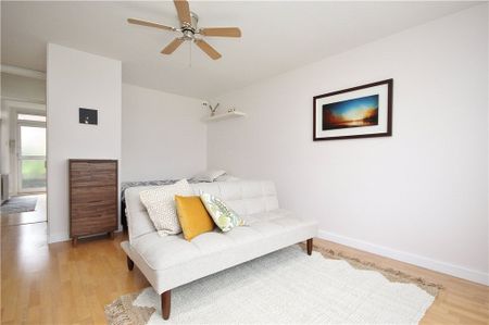 Putney Hill, Putney, SW15 6BB - Photo 2