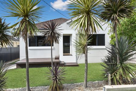 14 Hooper St, New Lambton NSW 2305 - House For Rent | Domain - Photo 3