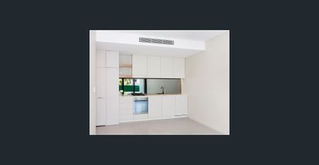 Deluxe North-East Facing One Bedroom Residence Footsteps To The Beach - Photo 3