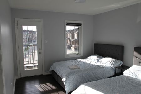 For Lease - 31 Swordfish Drive, Whitby, Ontario - Photo 3