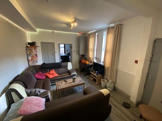 7 bedroom house to rent - Photo 1