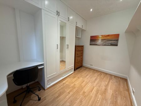2 Bed Flat, South Parade, W4 - Photo 3