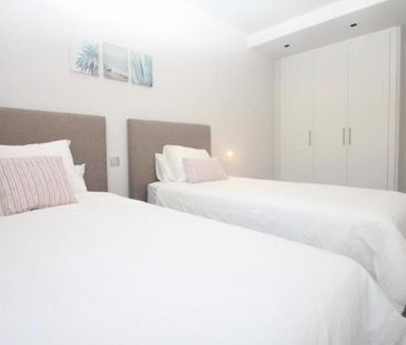 3 bedroom luxury Apartment for rent in Estepona, Andalusia - Photo 6
