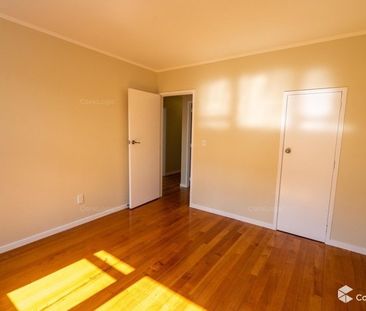 Great family home close to the beach - Otumoetai - Photo 5