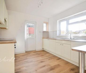 4 bedroom detached house to rent - Photo 3