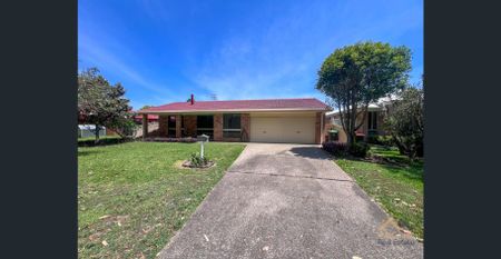 Charming 3-Bedroom Home - Photo 4