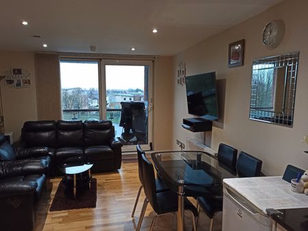 3 Bed Flat, Raphael House, IG1 - Photo 4