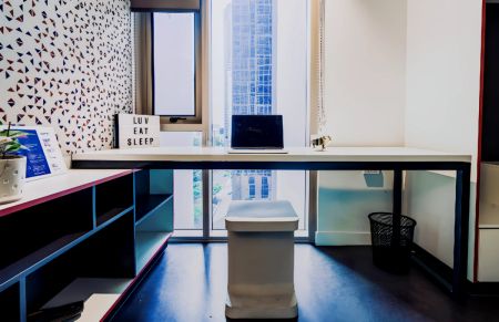 Queen Room in 5-Bed Apartment - Photo 5