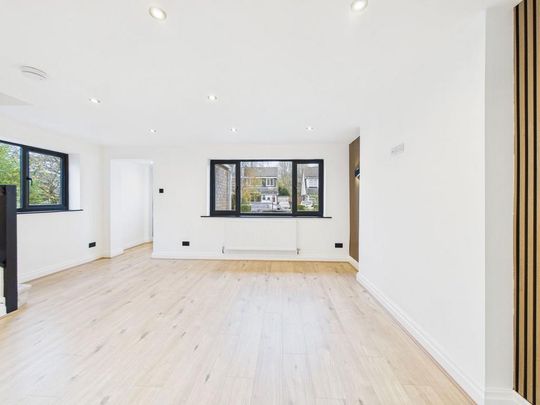 3 bedroom semi-detached house to rent - Photo 1